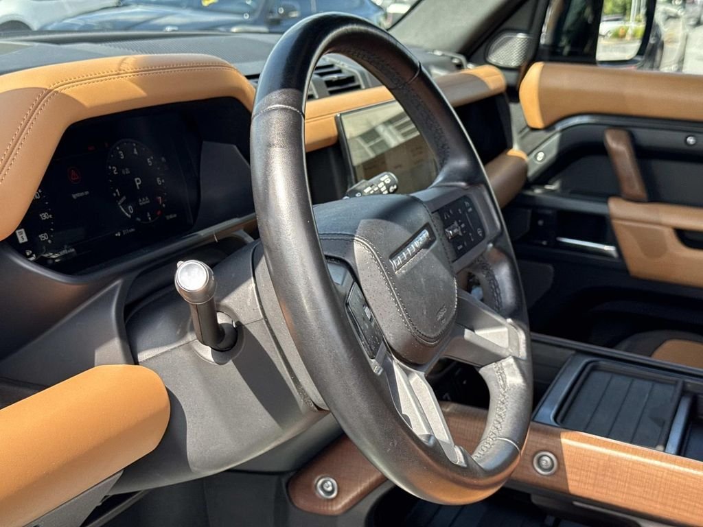 Used 2024 Gray Land Rover X image 12