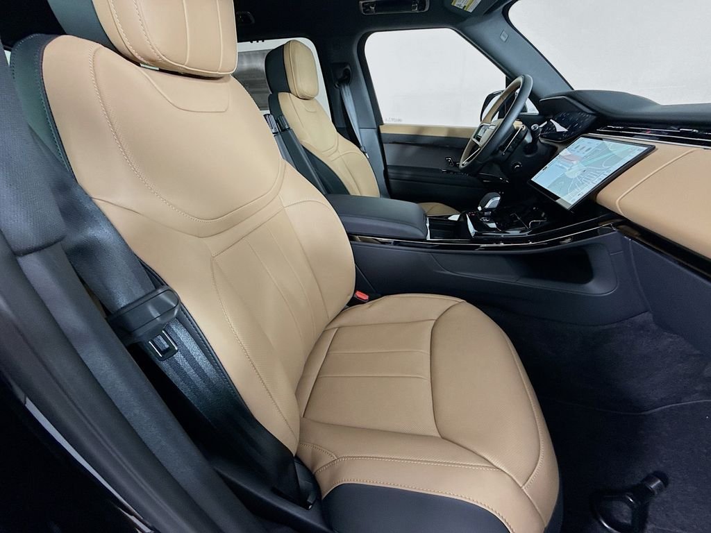 New 2026 Santorini Black Land Rover Dynamic SE image 30