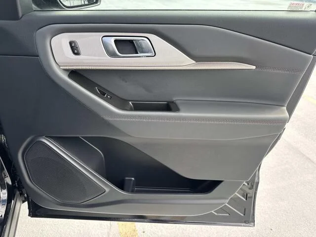 2025 Ford Explorer Active - Photo 13