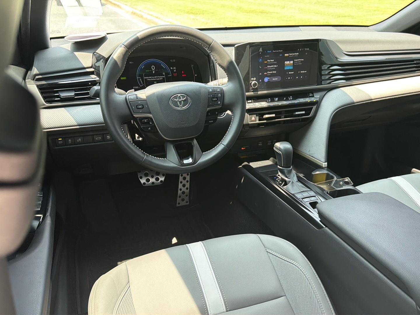 Used 2025 Midnight Black Metallic Toyota SE image 18