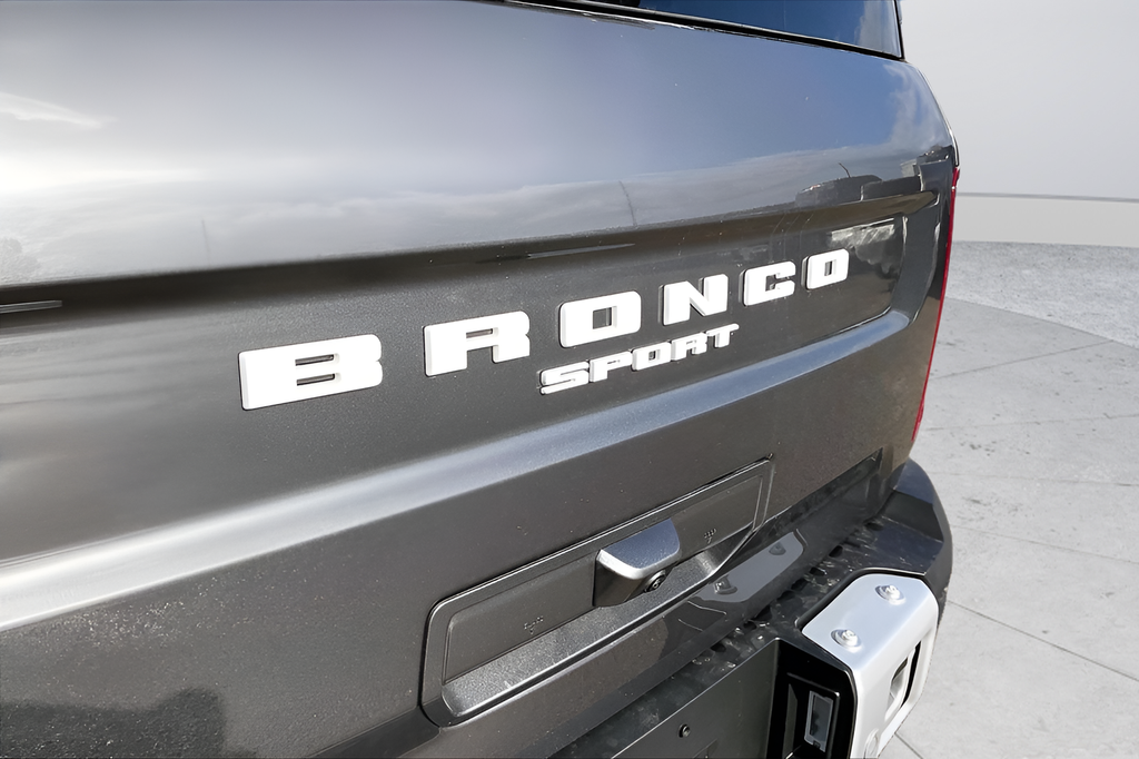 New 2025 Carbonized Gray Metallic Ford Big Bend image 20