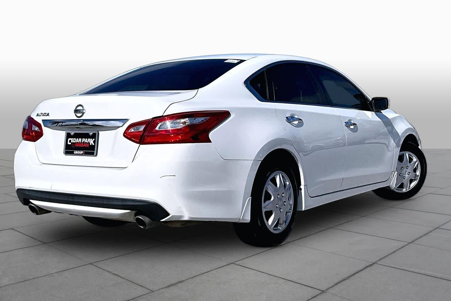 Used 2017 Glacier White Nissan 2.5 S image 13