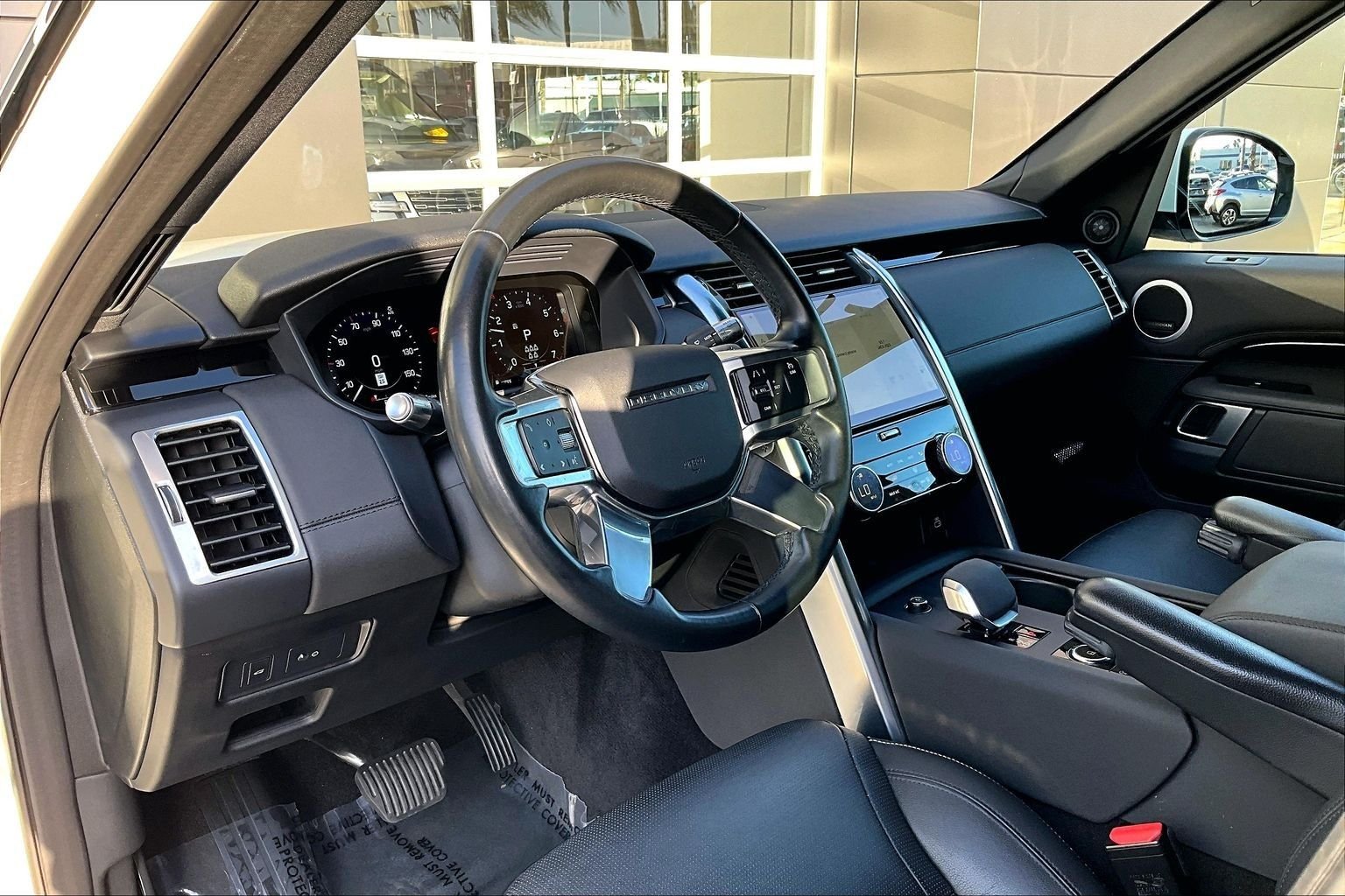 Used 2021 White Land Rover S image 12