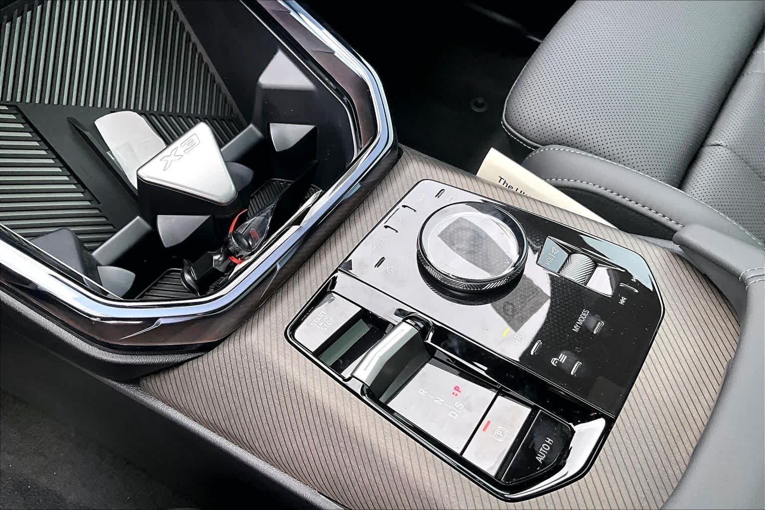 Used 2026 Skyscraper Grey Metallic BMW 30 xDrive image 16