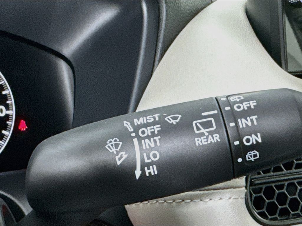 New 2027 Modern Steel Metallic Honda LX image 18