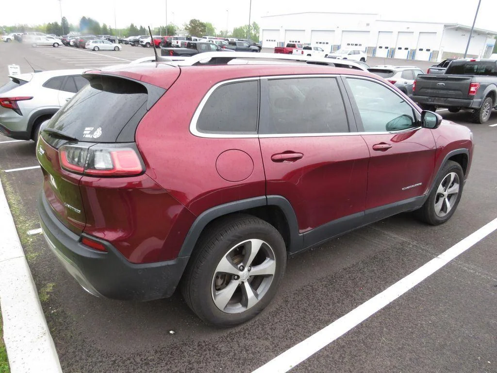 Used 2021 Velvet Red Pearlcoat Jeep Limited image 14