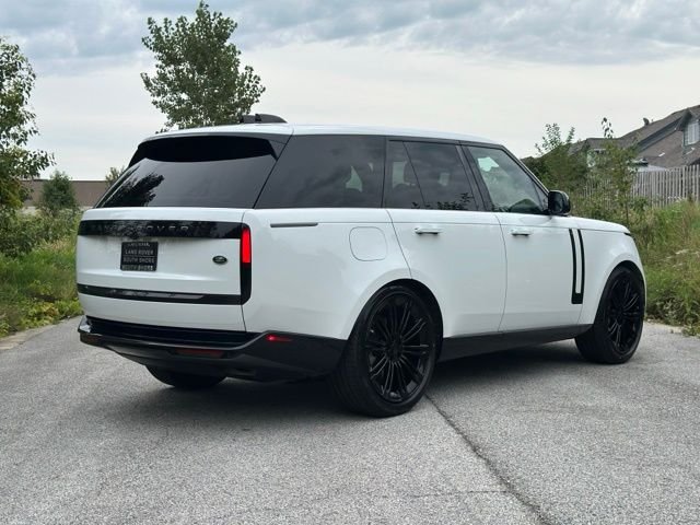 Used 2023 Fuji White Land Rover SE image 6