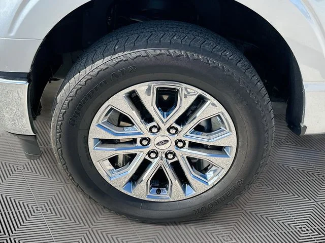 Used 2025 Silver Ford Lariat image 31