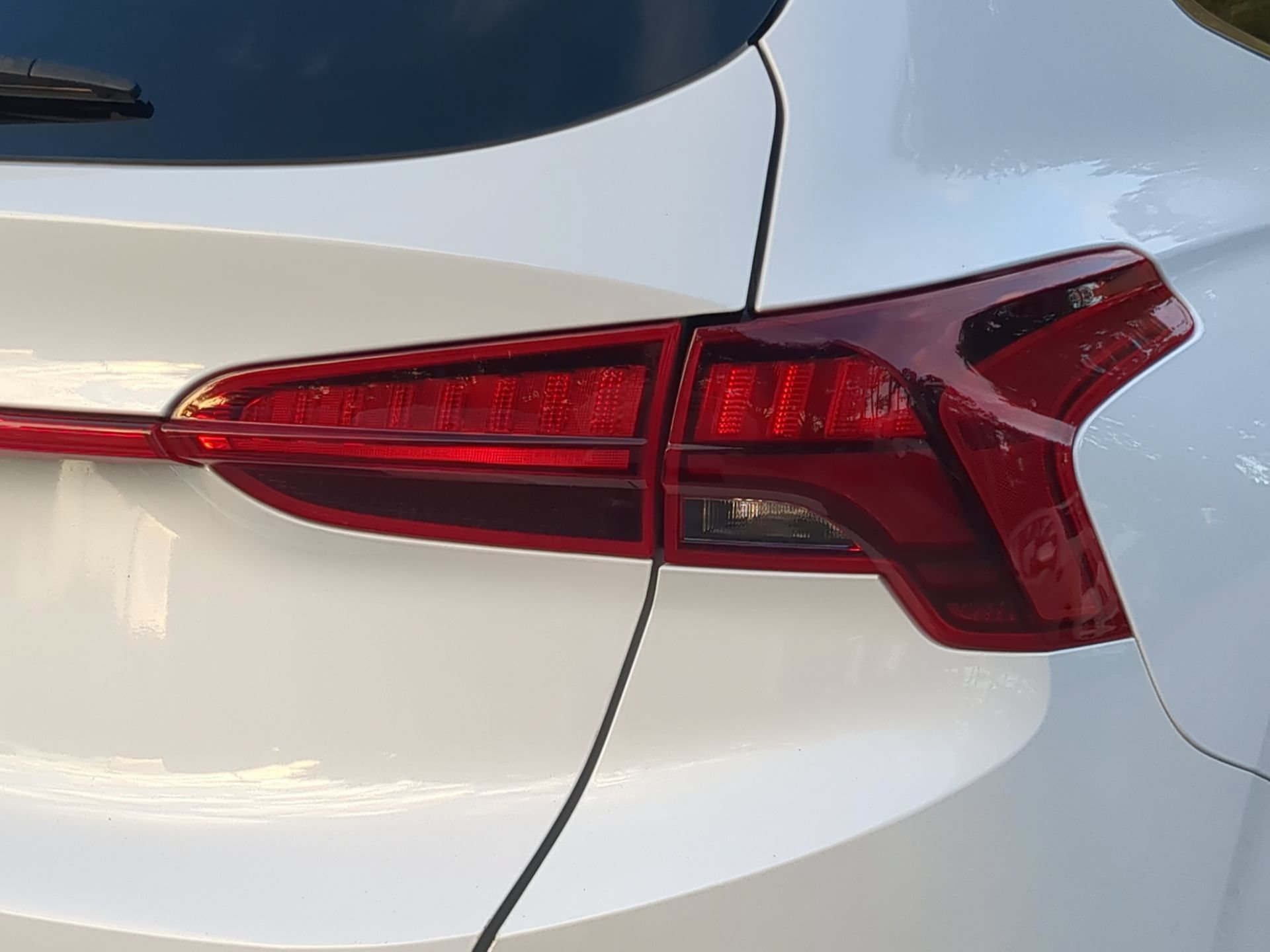 Used 2021 Quartz White Hyundai SE image 44