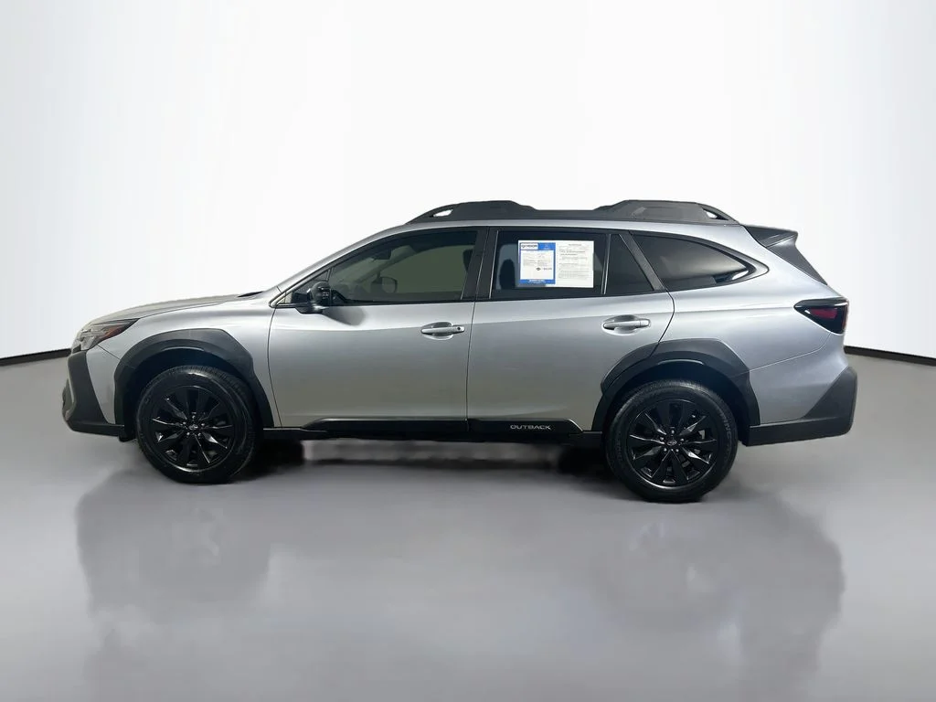 Used 2023 Ice Silver Metallic Subaru Onyx Edition image 4