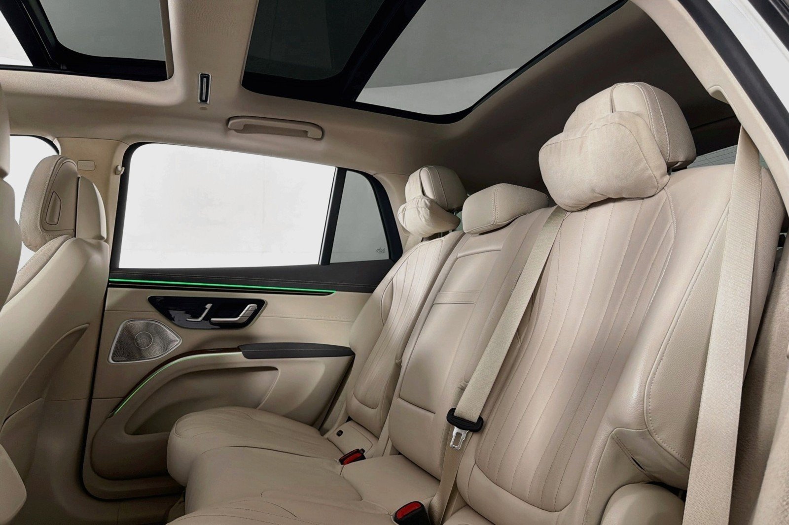 Certified Used 2023 Polar White Mercedes-Benz 450+ image 8