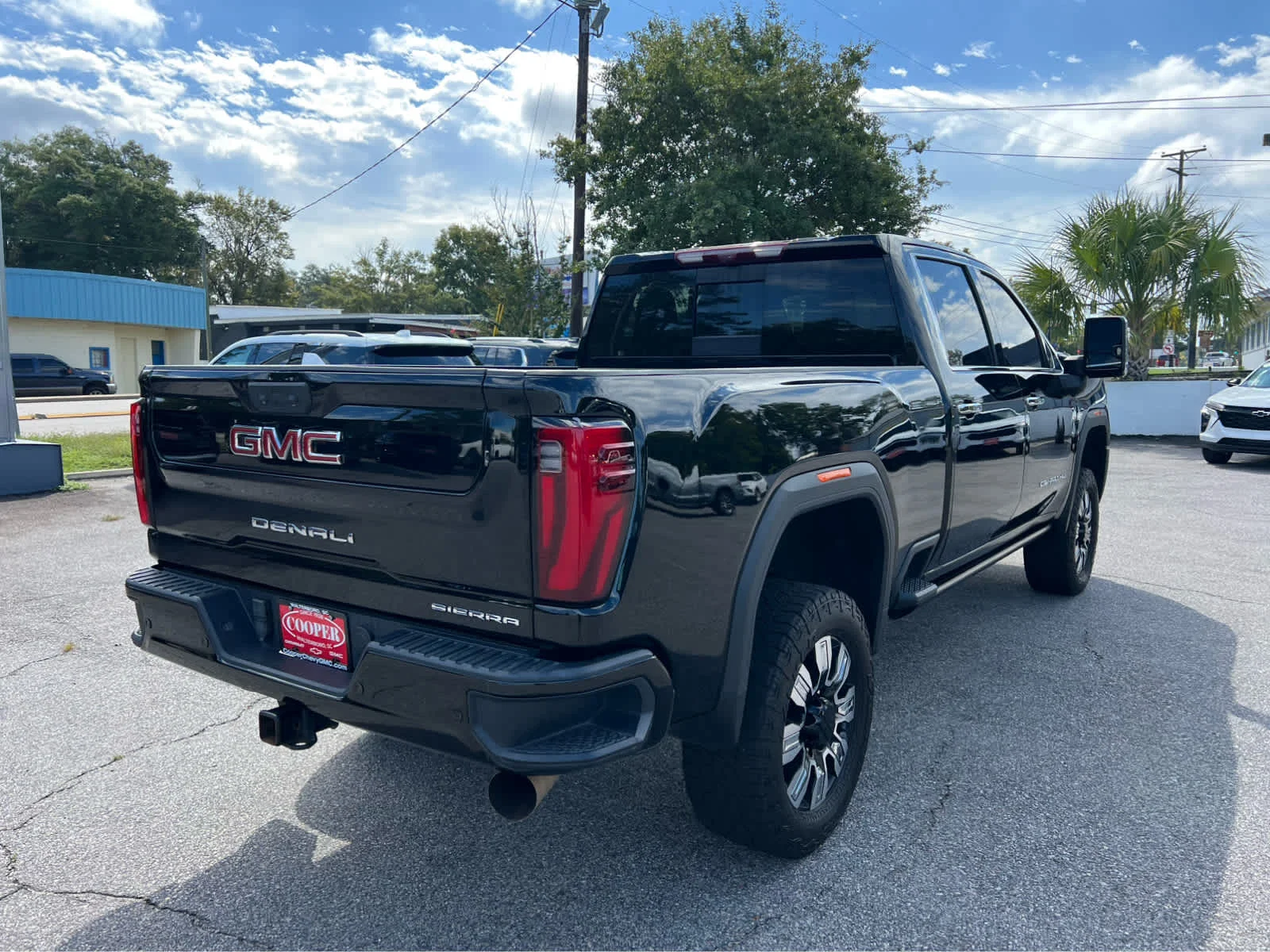 Used 2024 Onyx Black GMC Denali image 3