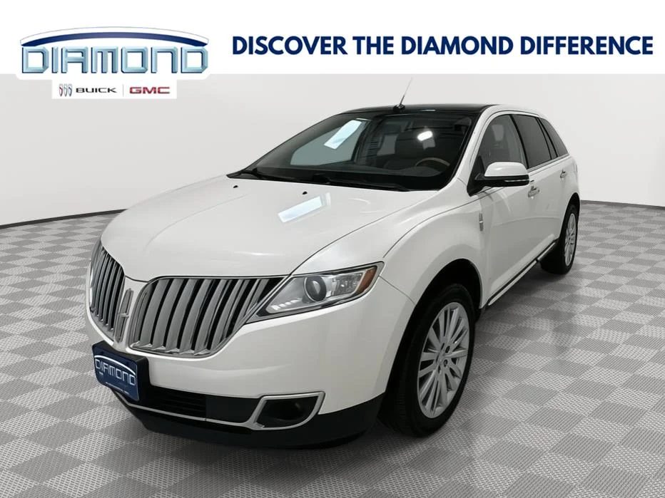 Used 2015 White Lincoln AWD image 1