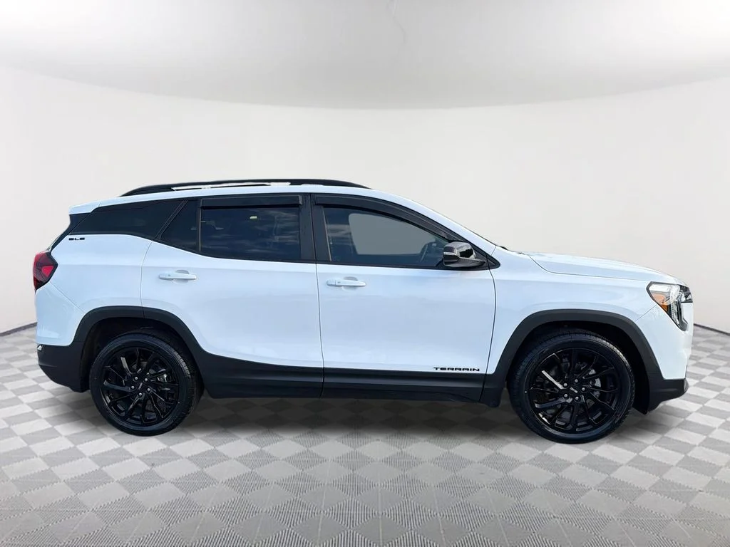 Used 2023 White GMC SLE image 4