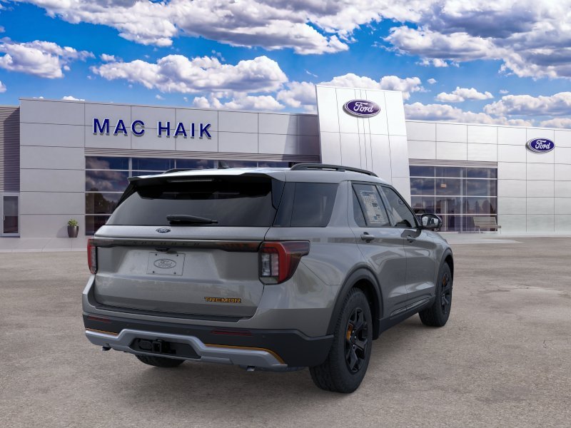 New 2026 Carbonized Gray Metallic Ford Tremor® image 31