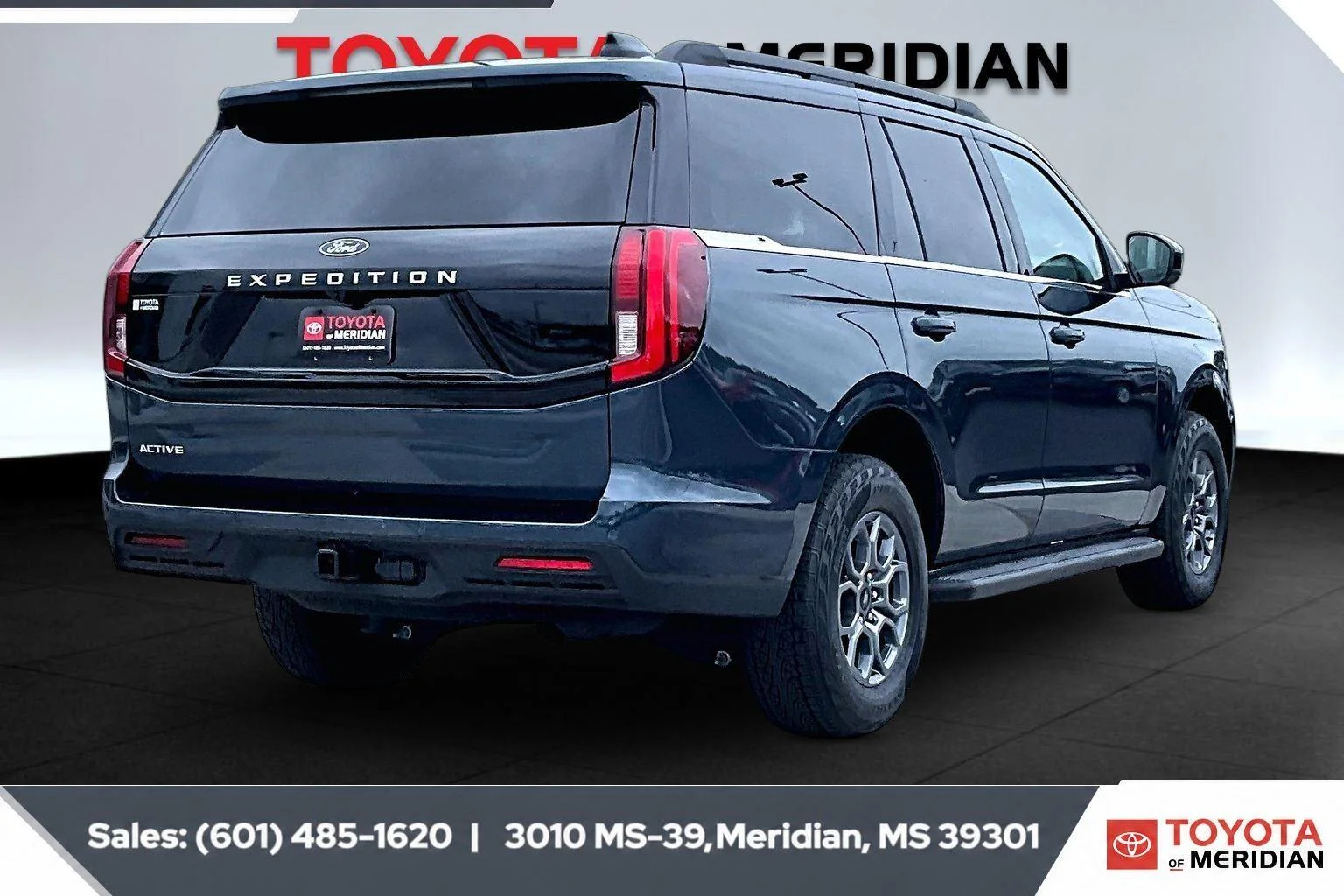 Used 2025 Stone Blue Ford Active image 11