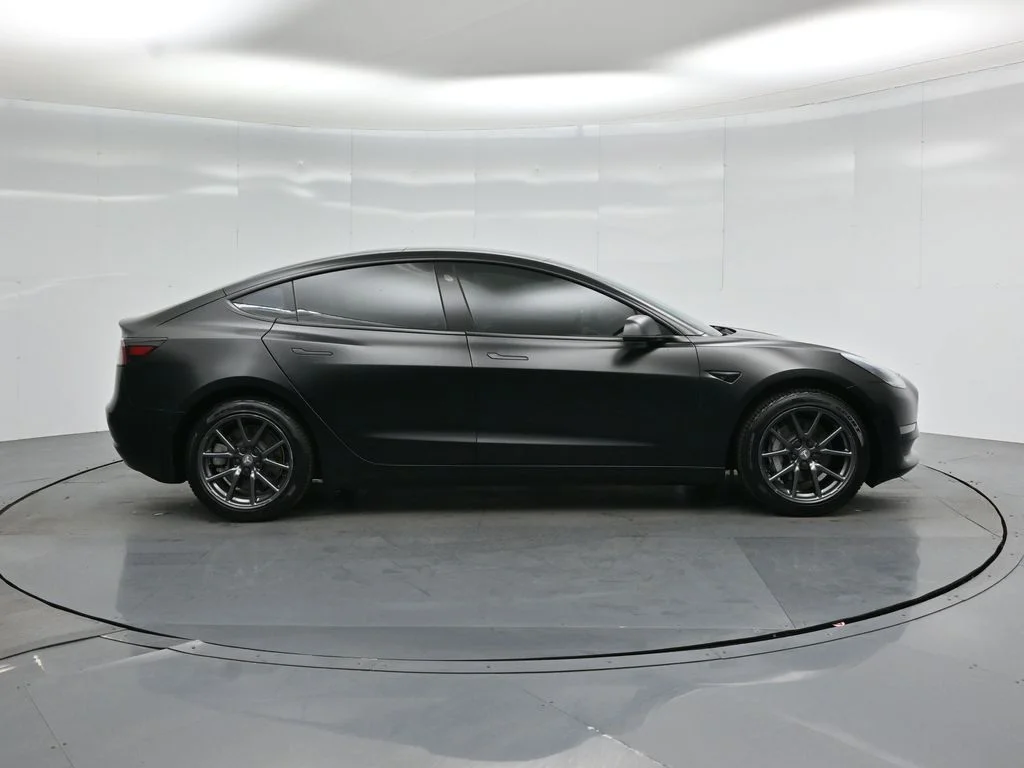 Used 2019 White Tesla Standard Range Plus image 18