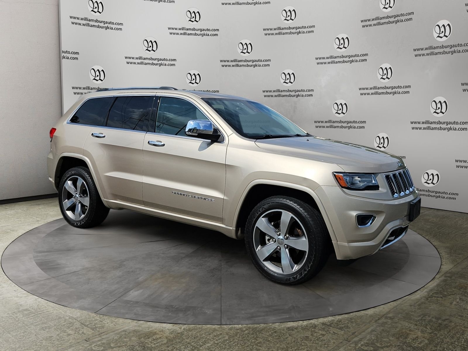 Used 2014 Gold Jeep Overland image 7