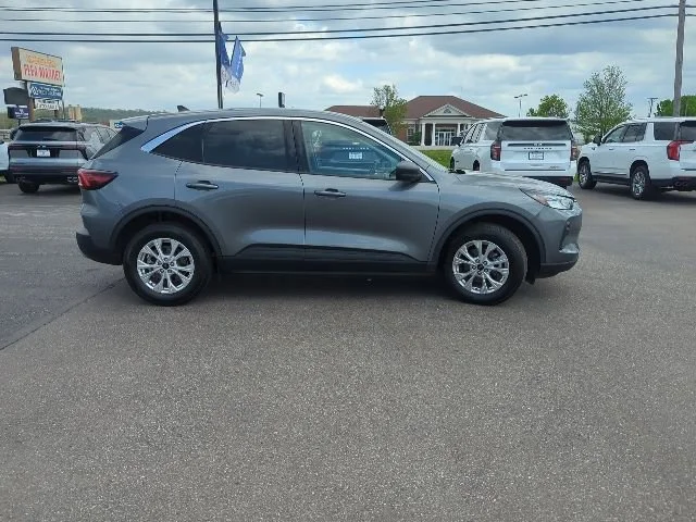 Used 2024  Ford Active image 25