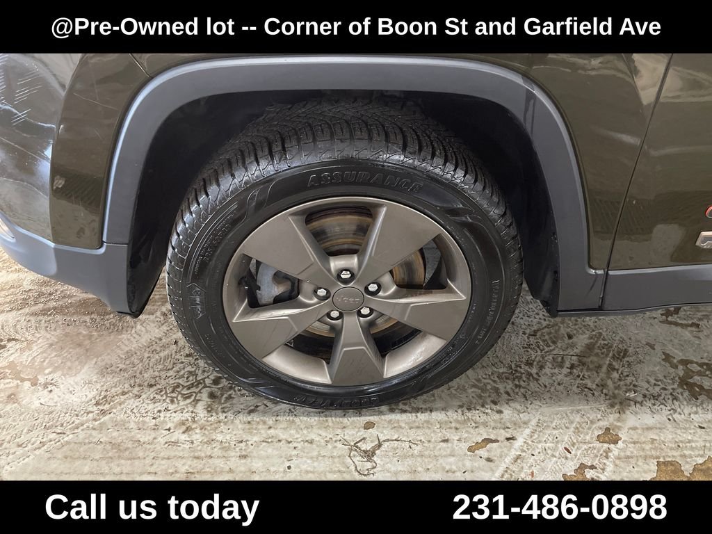 Used 2017 Green Jeep Latitude image 11