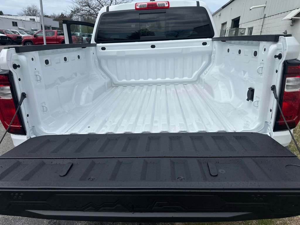 New 2026 Summit White GMC Elevation image 25