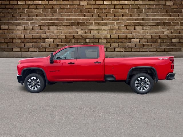 2021 Chevrolet Silverado 2500HD Custom photo 2