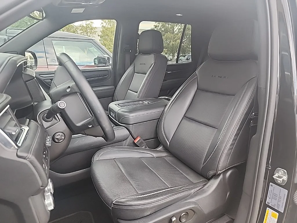 Used 2023 Black GMC Denali image 3