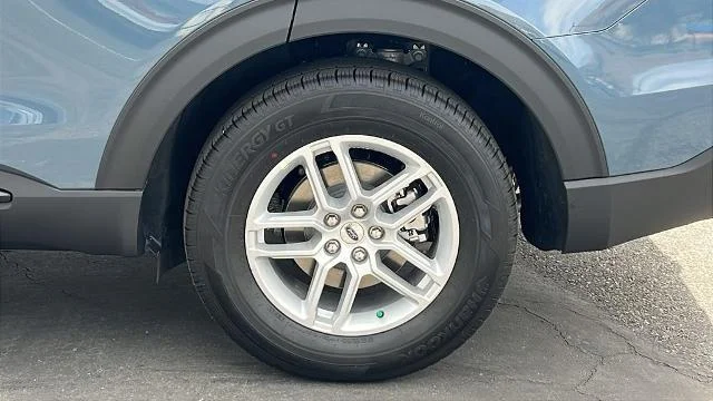 New 2026 Vapor Blue Metallic Ford Active image 29