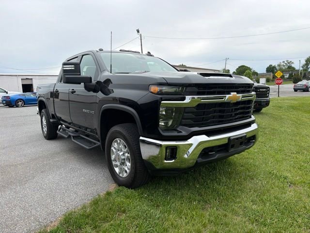 2024 Chevrolet Silverado HD LT 4WD Crew Cab Standard Box's photo