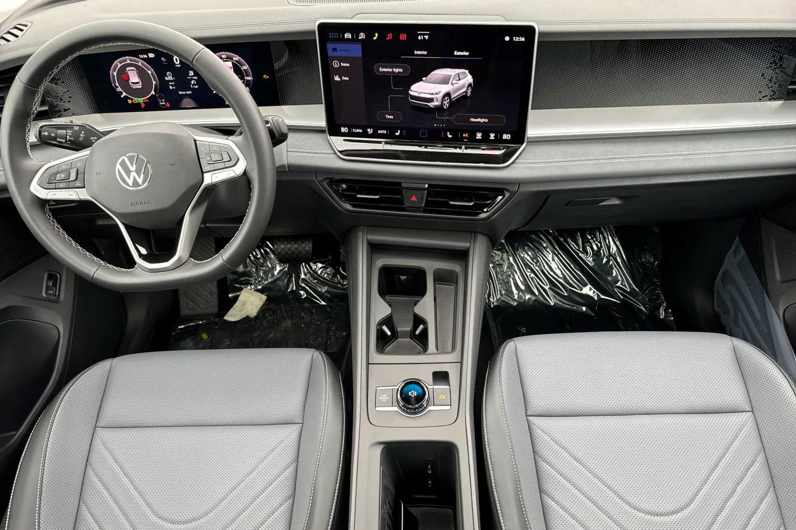 2026 Volkswagen Tiguan SE - Photo 13