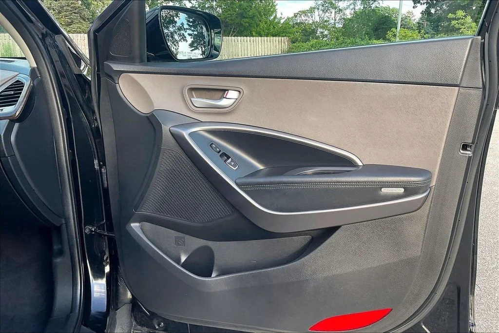 Used 2017 Black Hyundai 2.4 Base image 24