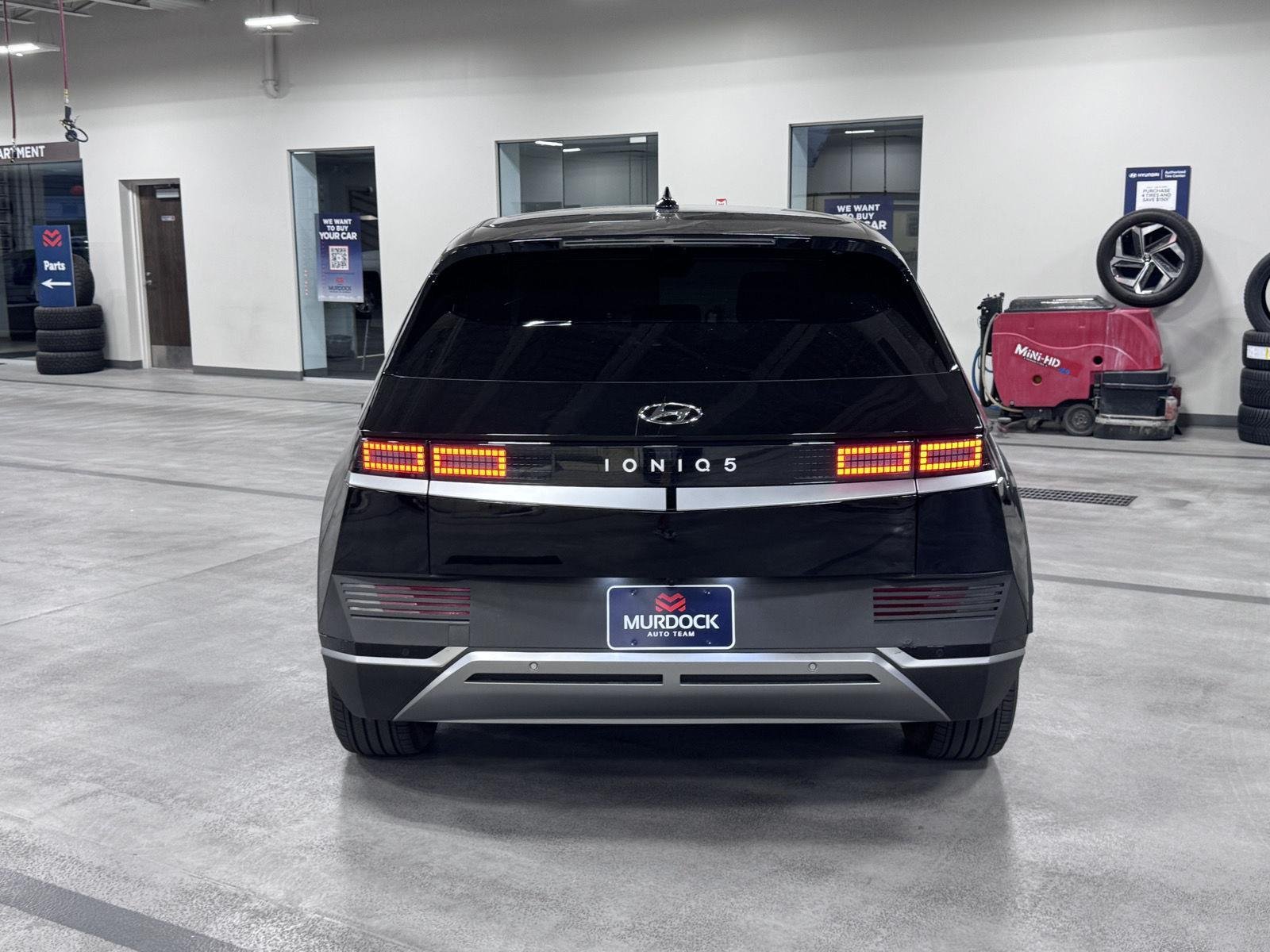 Certified Used 2024 Abyss Black Hyundai SEL image 5