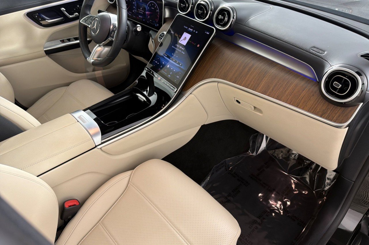 Certified Used 2024 Black Mercedes-Benz GLC 300 image 15