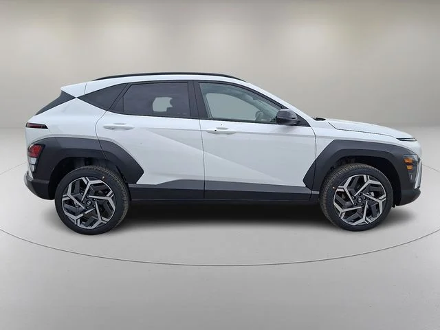 New 2026 White Hyundai SEL Premium image 8