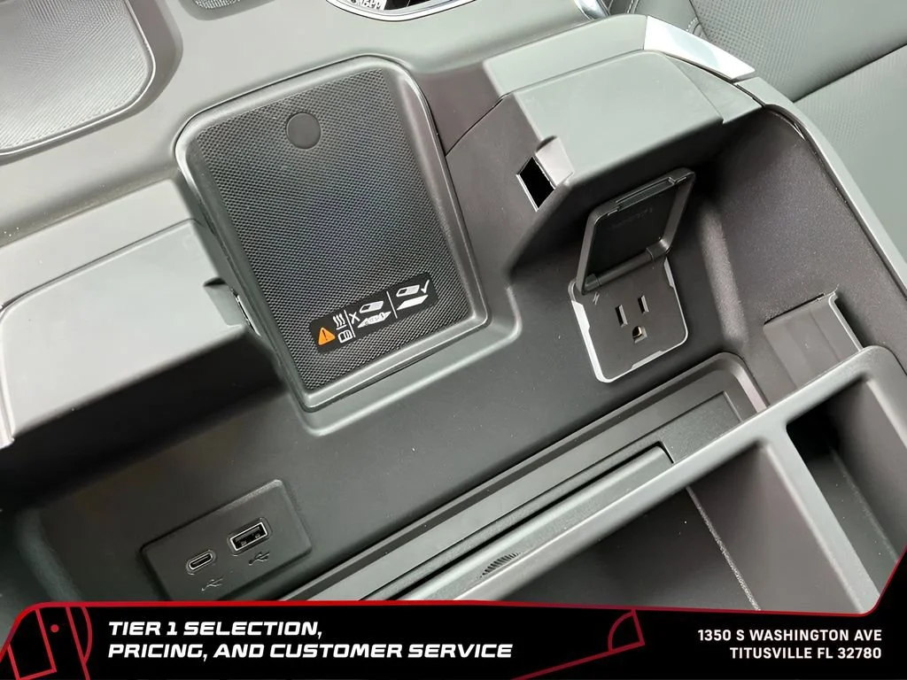 New 2026 Glacier White Tricoat GMC SLT image 43
