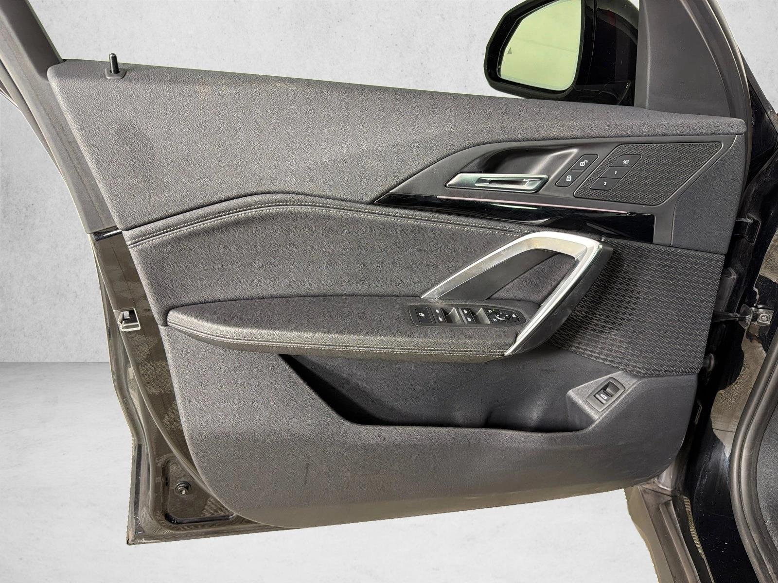 Used 2023 Black BMW xDrive28i image 12