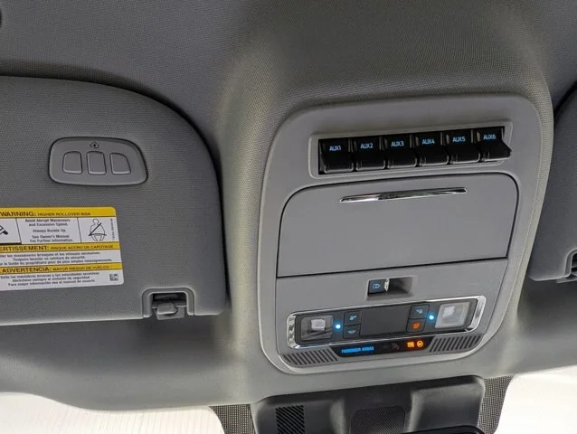 New 2026 Glacier Gray Metallic Tri-Coat Ford F-250® Lariat® image 48