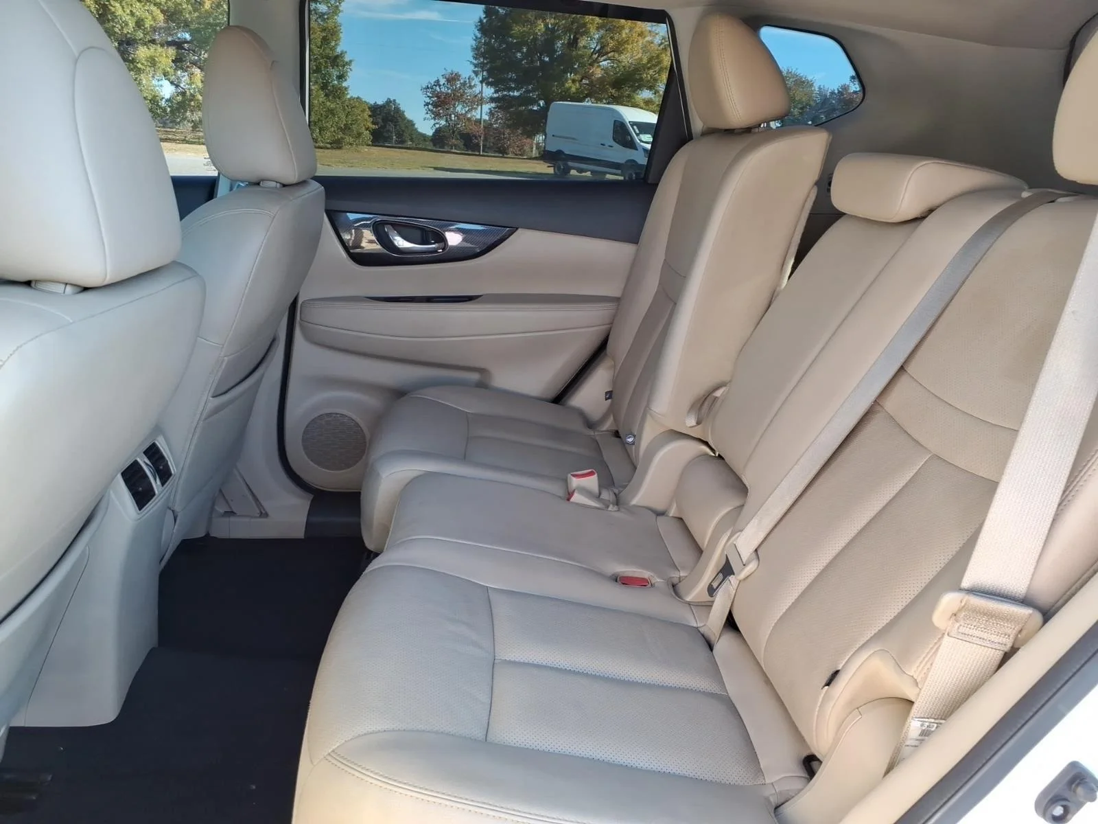 Used 2020 Pearl White Tricoat Nissan SL image 24