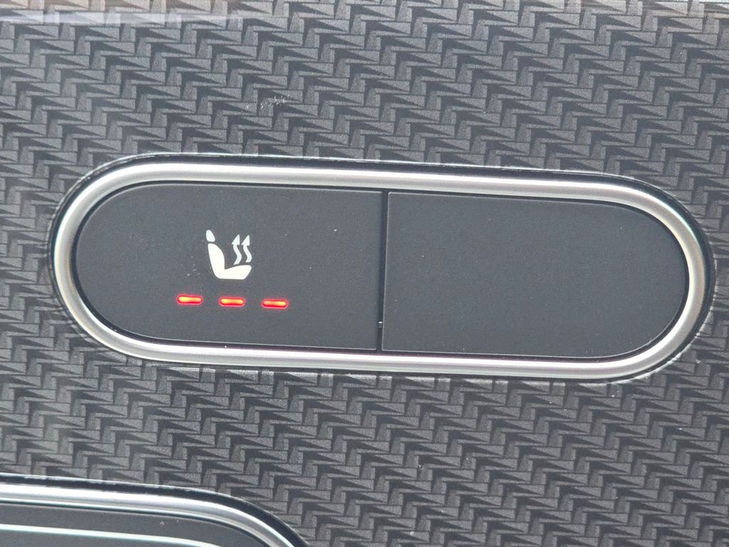 New 2026 MANUFAKTUR Alpine Grey Mercedes-Benz GLA 35 AMG® image 6