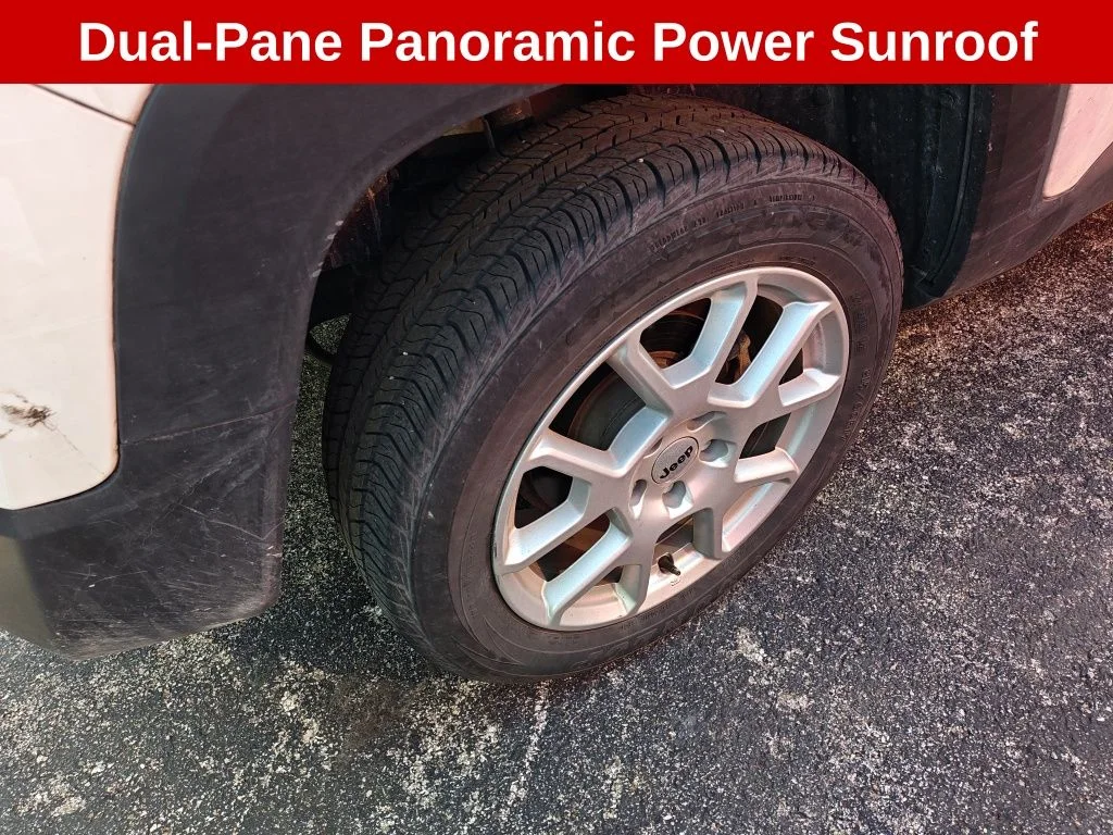 Used 2022 White Jeep Latitude image 8