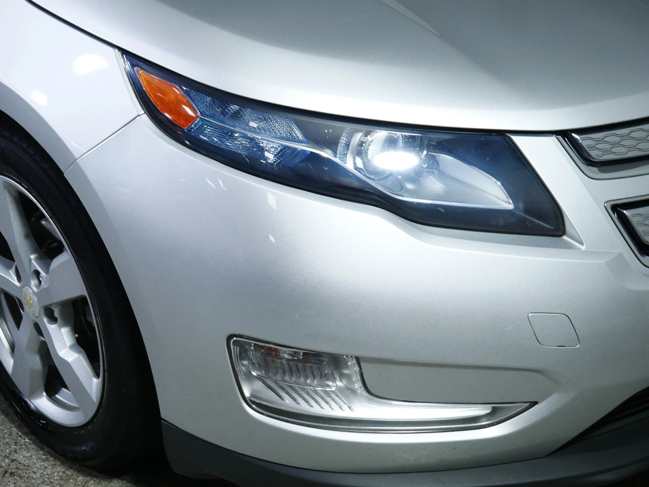 Used 2015 Silver Ice Metallic Chevrolet  image 16