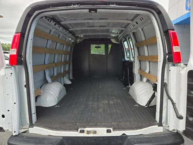 Used 2023 White GMC Work Van image 15