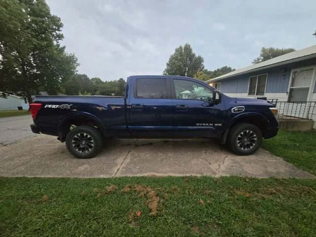 Used 2018 Blue Nissan PRO-4X image 4
