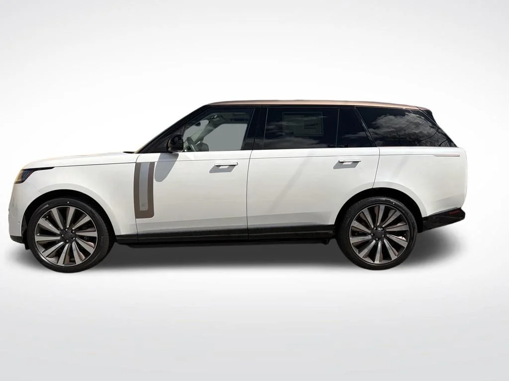 New 2026 White Land Rover SV image 4