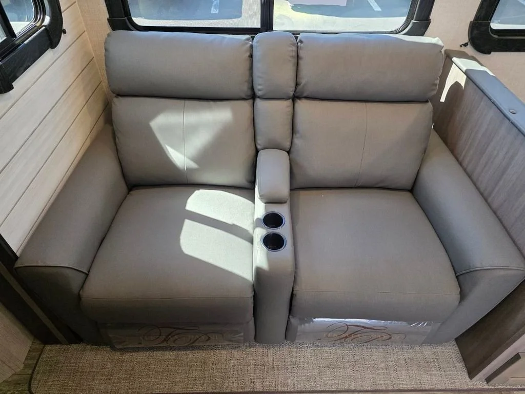 Used 2022 White CROSSROADS 299QB image 20