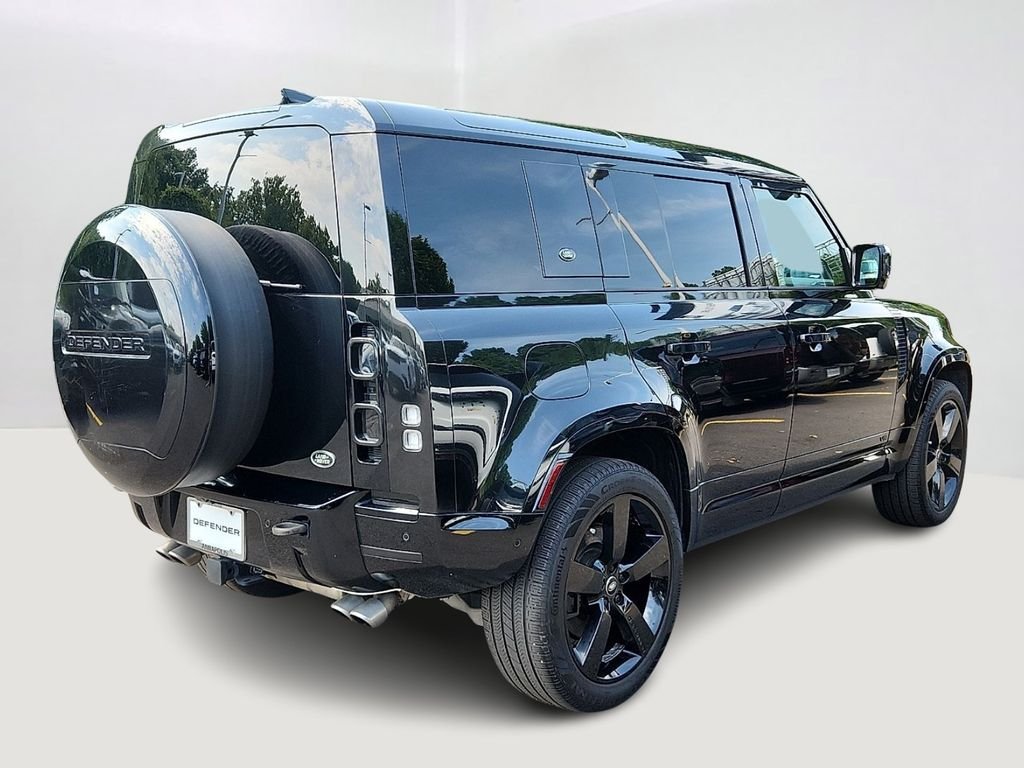 Certified Used 2023 Santorini Black Metallic Land Rover V8 image 4