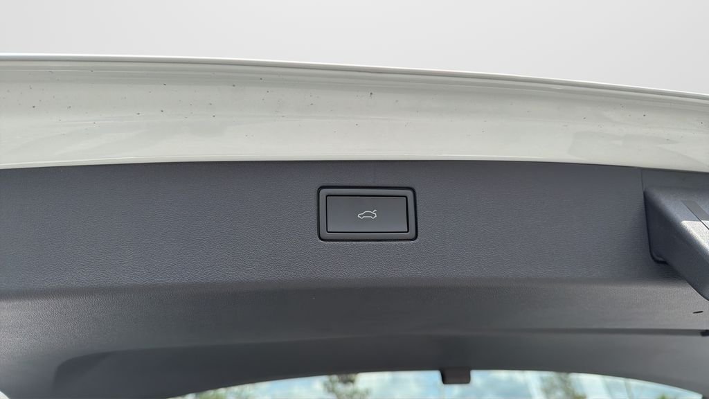 New 2026 Pure White Volkswagen 2.0T SE image 36