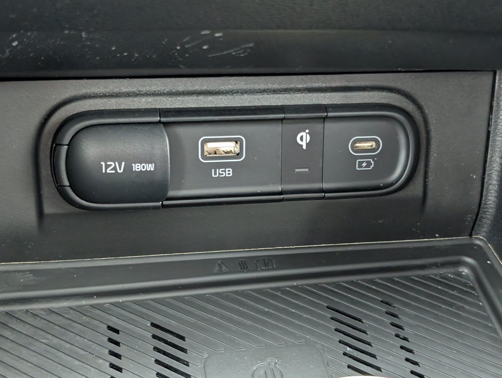 Used 2025 Wolf Gray Kia SX-Prestige image 24