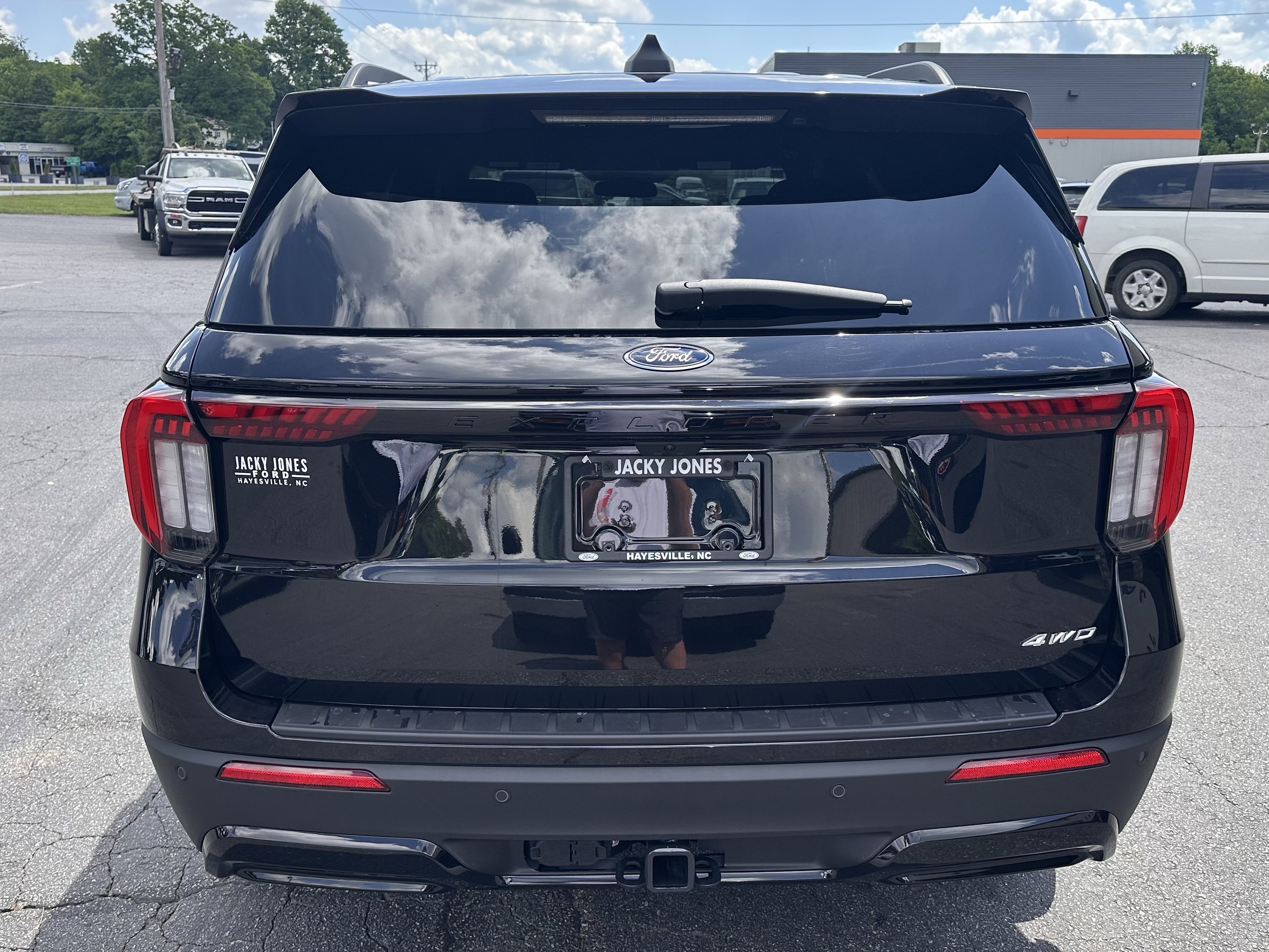 New 2026 Agate Black Metallic Ford ST-Line image 7