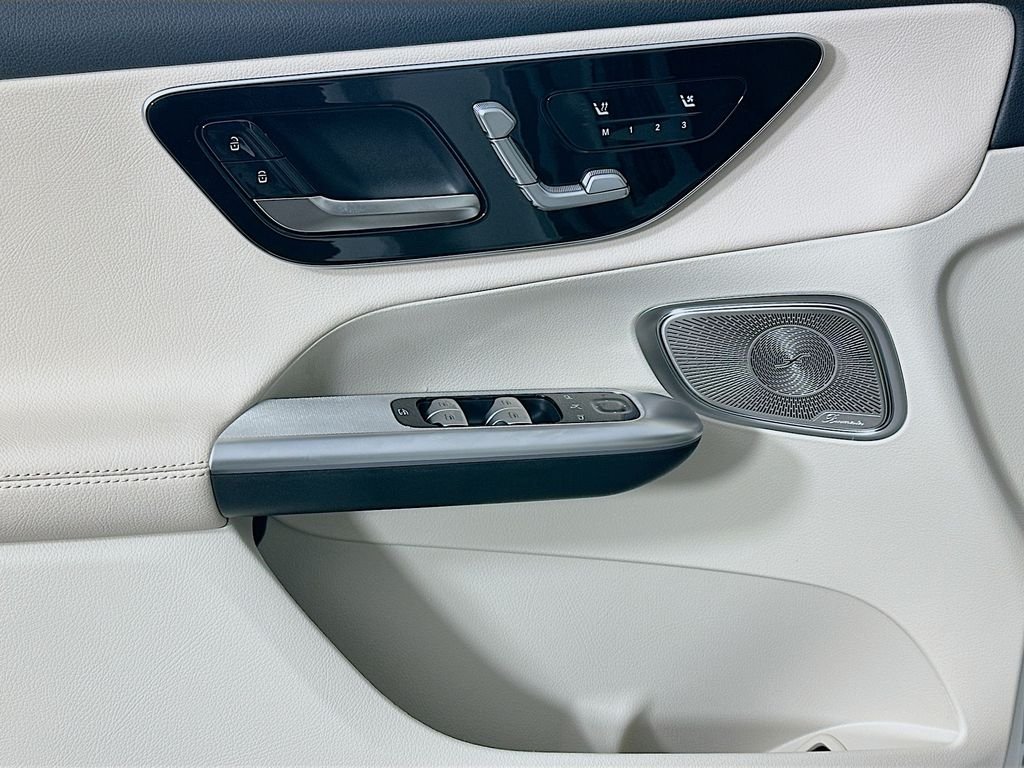Used 2026 White Mercedes-Benz GLC 300 image 18